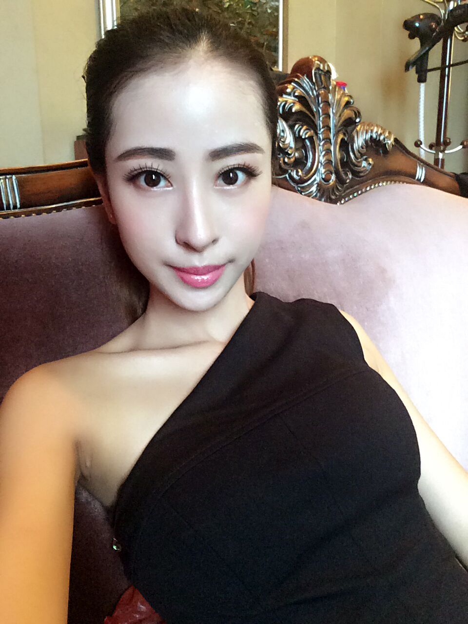 车模~慕斯求疼爱的主播照片