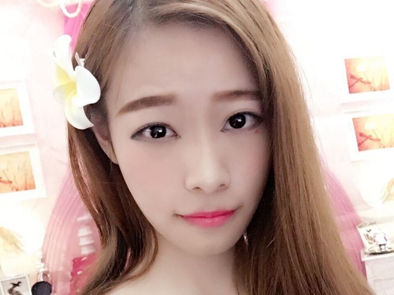 小桃儿😘的主播海报