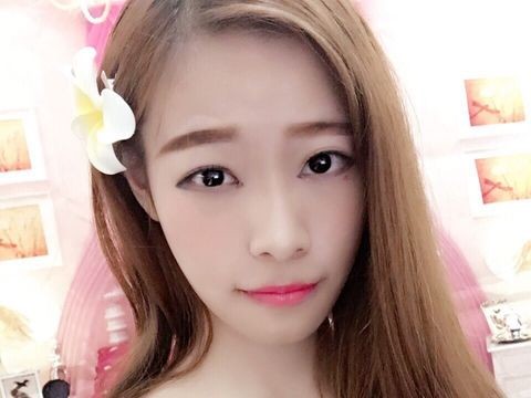 小桃儿😘海报