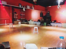 右边的依靠主播照片