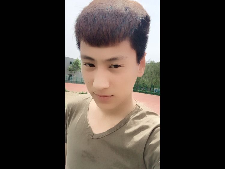 mc小屁孩，考驾照中的主播照片