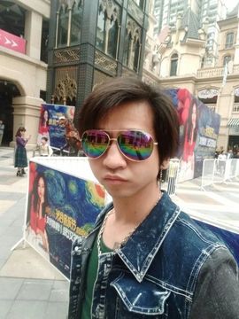 悲伤诗人流浪死亡主播照片