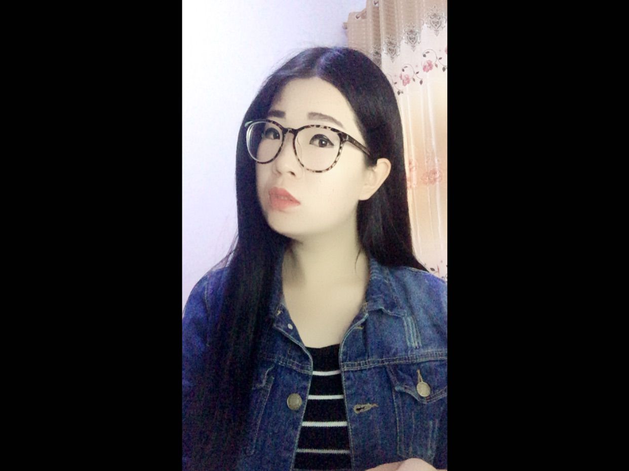 冷瞳色主播照片