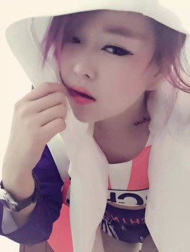 留馨尔主播照片