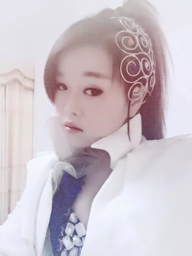 留馨尔主播照片
