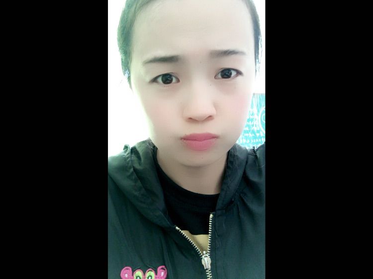 请大家叫我刘不二主播照片