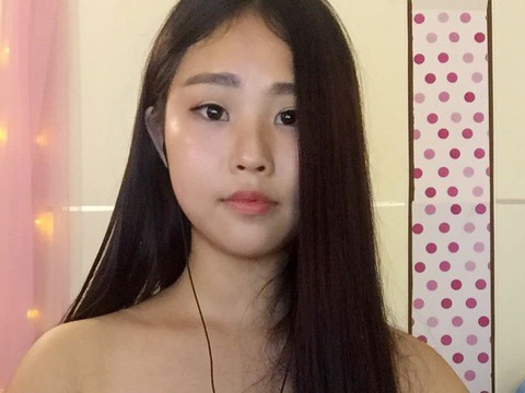 皇亲国崴小虾米海报