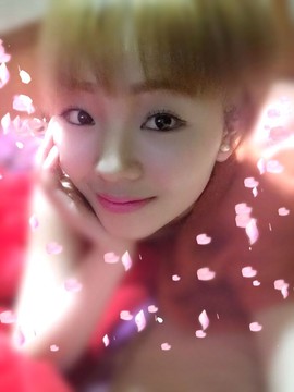 傣族混血糖糖主播照片