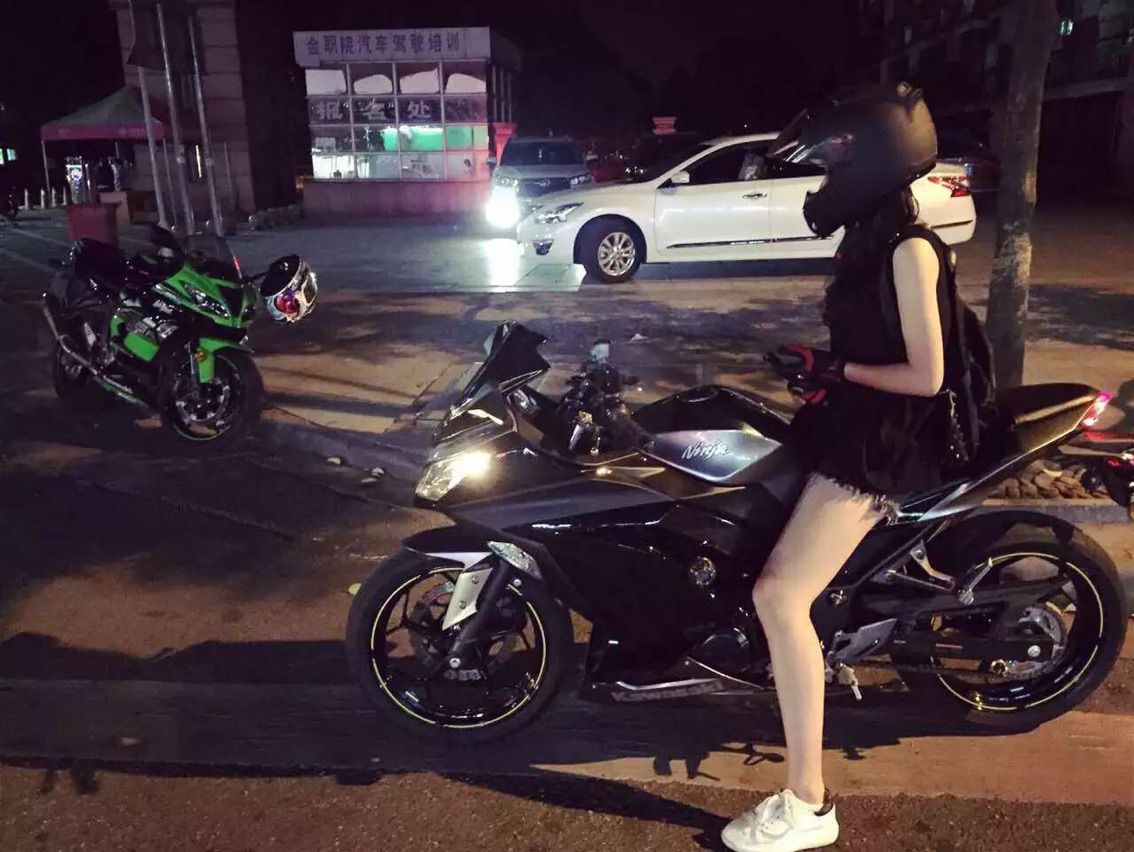 一笑而过♔主播照片