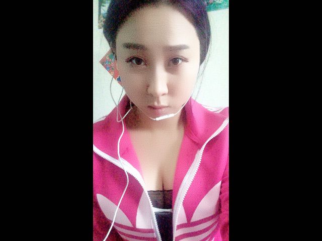 📱宝宝想换手机📱的主播照片