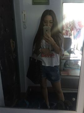 呦呦呦小哥哥主播照片