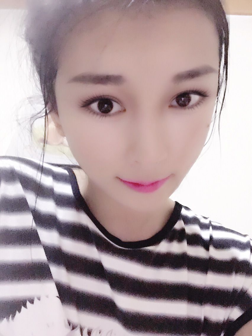左*MM的主播照片