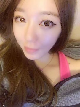 66耶比耶主播照片