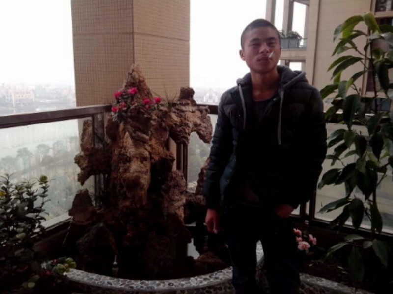心碎太难受主播照片