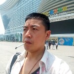 别人不爱，必定有人在的头像