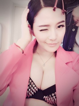 亲切家族主播照片
