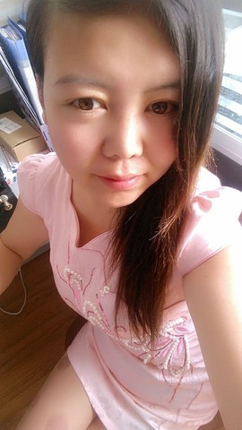 素颜～倾城主播照片