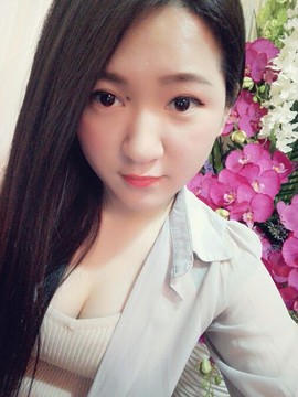 亲切家族主播照片