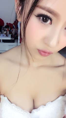 亲切家族主播照片