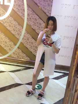 社会你1姐主播照片