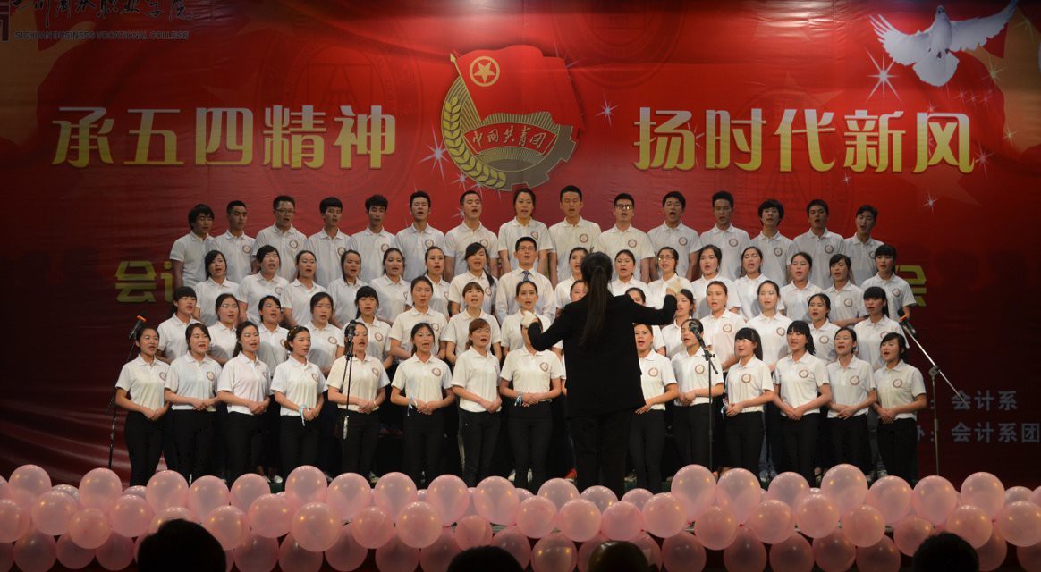 596068940的主播照片