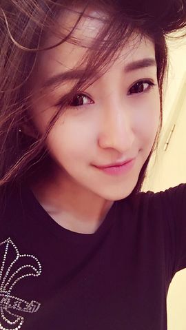 笑笑（爱是回忆美好）主播照片