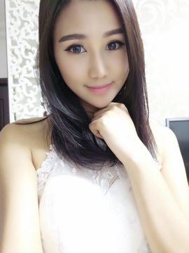 凌凌柒宝主播照片