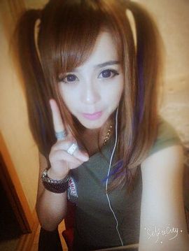 佛系女子主播照片