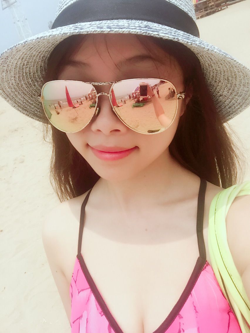 可爱的燕儿主播照片
