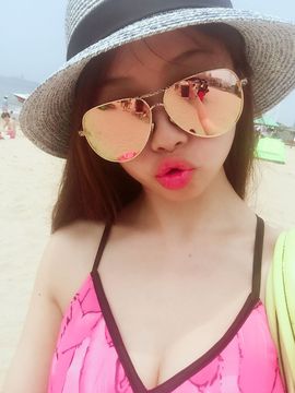 可爱的燕儿主播照片