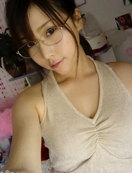 风中的风铃主播照片
