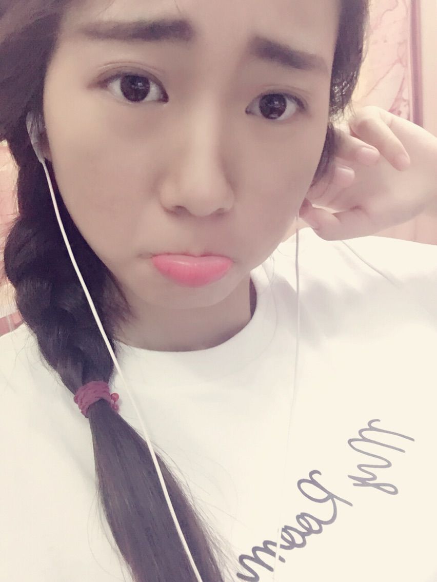 糖小糖♥愿世界和平的主播照片