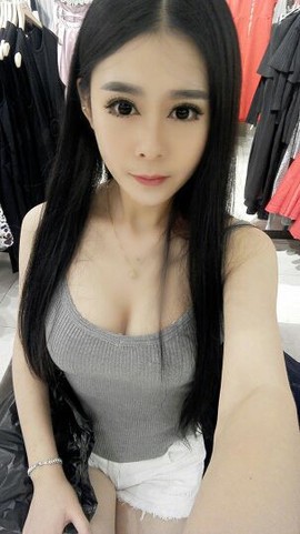 亲切家族主播照片