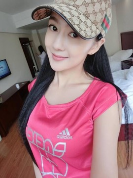 大聆听温主播照片