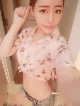 大聆听温主播照片
