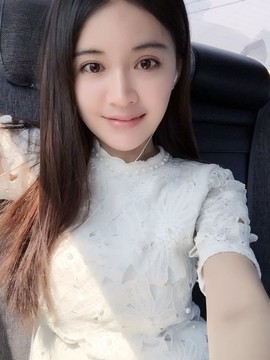 大聆听温主播照片