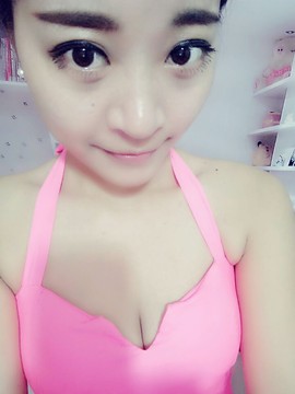 亲切家族主播照片