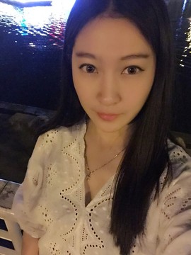 大聆听温主播照片