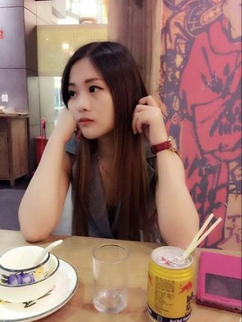 大聆听温主播照片