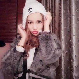 泠汐小混血用心唱歌主播照片