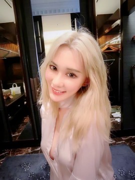 泠汐小混血用心唱歌主播照片