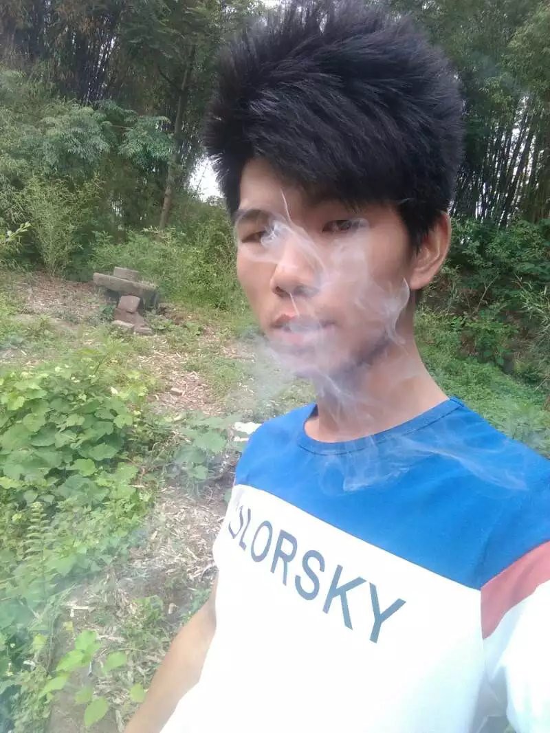 王牌忧伤的主播照片
