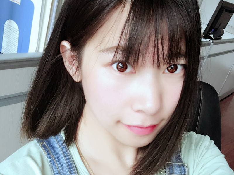 默默笑嘻嘻的主播海报