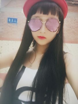 璐宝停播主播照片