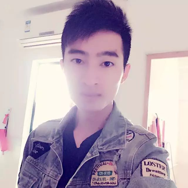 阿哲【小脑斧】的主播照片