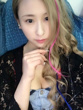 亲切家族主播照片