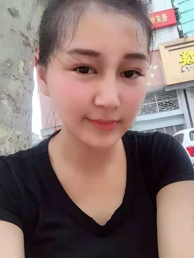 吴女的主播照片