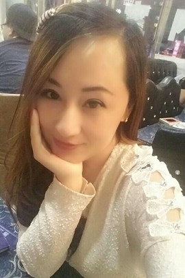 大聆听温主播照片
