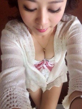 亲切家族主播照片