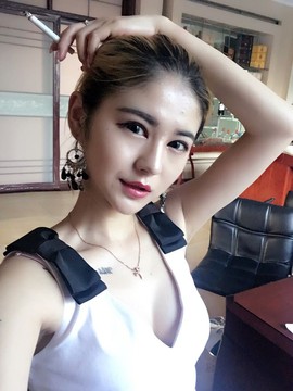 亲切家族主播照片